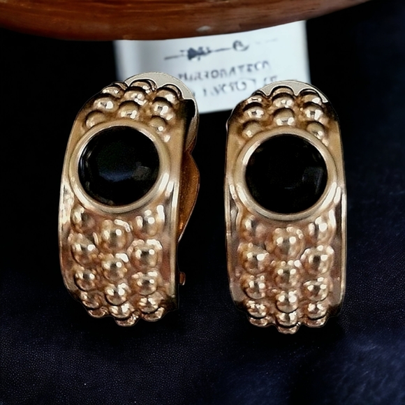 Vintage Mid Century Black Faceted Stone Clip Earrings - Picture 2 of 12